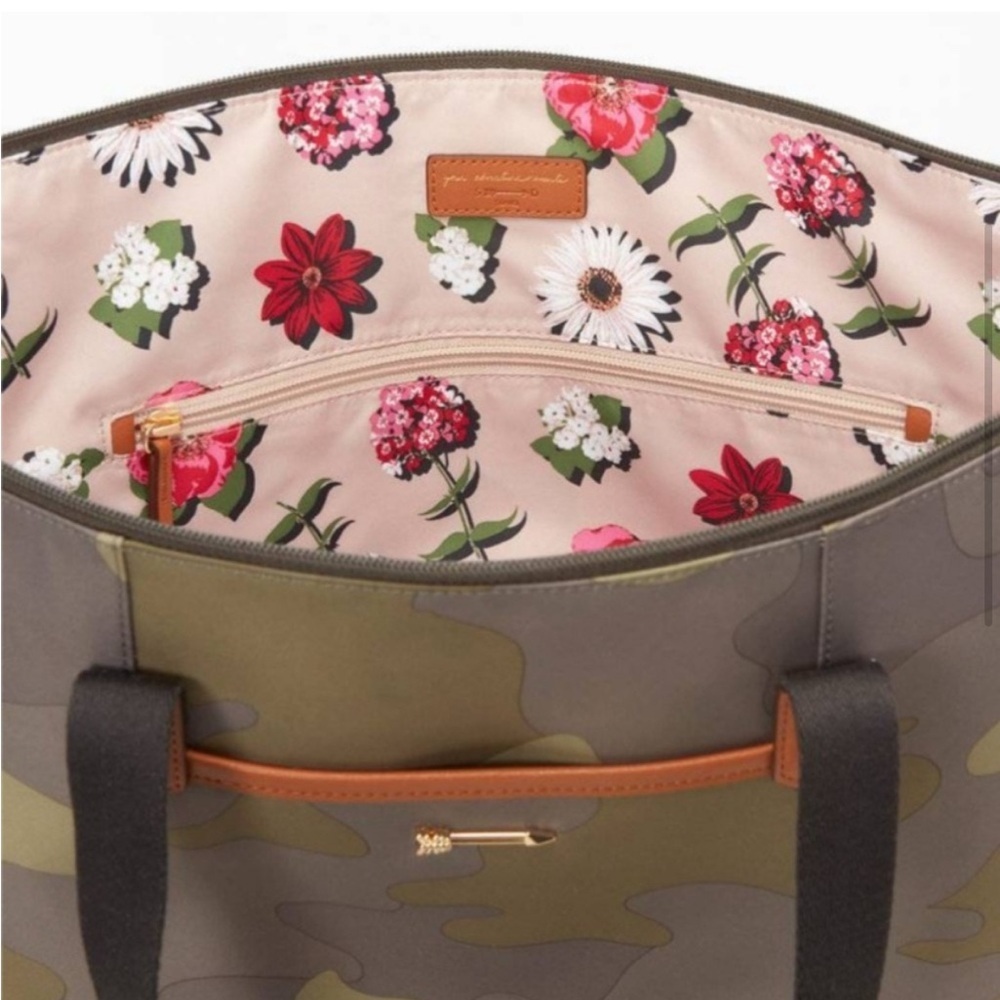 Stella & Dot Large Expandable Camouflage Tote Bag - Picture 3 of 9